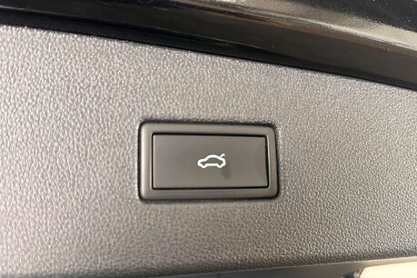 Volkswagen Tiguan 2.0 TDI Elegance SUV 5dr Diesel DSG Euro 6 (s/s) (150 ps) 49