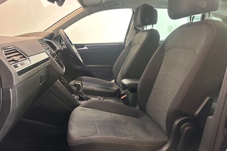 Volkswagen Tiguan 2.0 TDI Elegance SUV 5dr Diesel DSG Euro 6 (s/s) (150 ps) 57