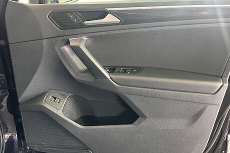 Volkswagen Tiguan 2.0 TDI Elegance SUV 5dr Diesel DSG Euro 6 (s/s) (150 ps) 10