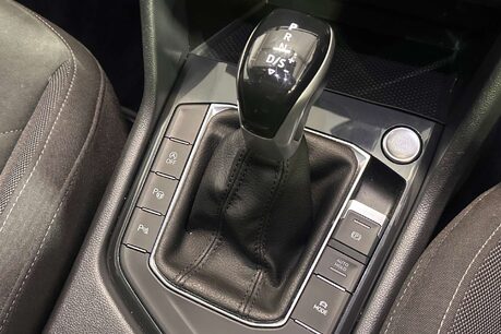 Volkswagen Tiguan 2.0 TDI Elegance SUV 5dr Diesel DSG Euro 6 (s/s) (150 ps) 34