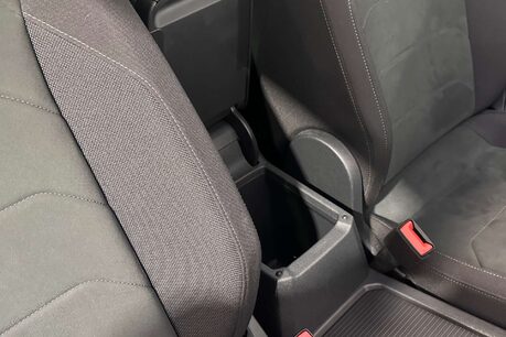 Volkswagen Tiguan 2.0 TDI Elegance SUV 5dr Diesel DSG Euro 6 (s/s) (150 ps) 38