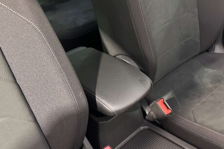 Volkswagen Tiguan 2.0 TDI Elegance SUV 5dr Diesel DSG Euro 6 (s/s) (150 ps) 37