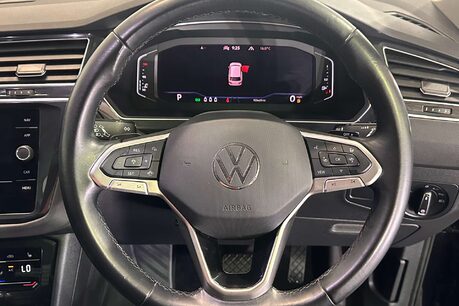 Volkswagen Tiguan 2.0 TDI Elegance SUV 5dr Diesel DSG Euro 6 (s/s) (150 ps) 17