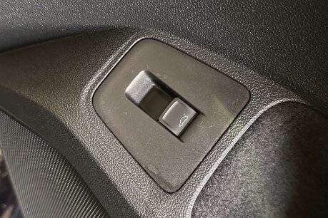 Volkswagen Tiguan 2.0 TDI Elegance SUV 5dr Diesel DSG Euro 6 (s/s) (150 ps) 11