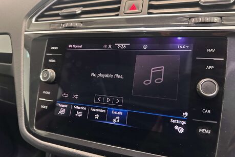 Volkswagen Tiguan 2.0 TDI Elegance SUV 5dr Diesel DSG Euro 6 (s/s) (150 ps) 27