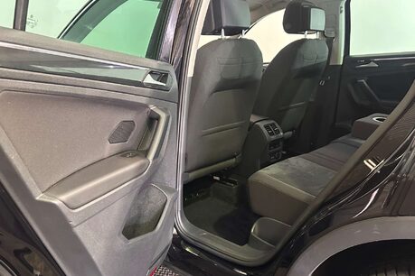 Volkswagen Tiguan 2.0 TDI Elegance SUV 5dr Diesel DSG Euro 6 (s/s) (150 ps) 51