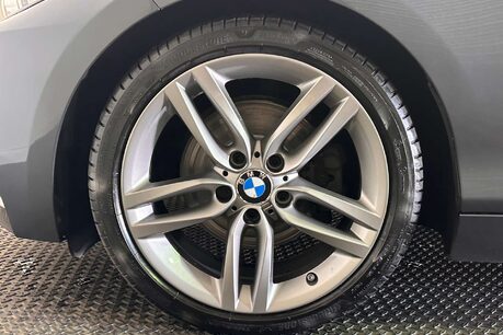 BMW 2 Series 2.0 220i M Sport Convertible 2dr Petrol Auto Euro 6 (s/s) (184 ps) 52