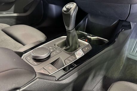 BMW 2 Series 1.5 218i Sport (LCP) Saloon 4dr Petrol Manual Euro 6 (s/s) (136 ps) 17