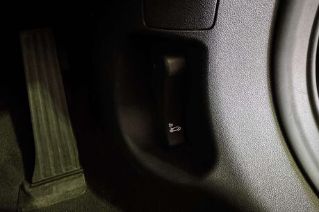 BMW 2 Series 1.5 218i Sport (LCP) Saloon 4dr Petrol Manual Euro 6 (s/s) (136 ps) 39