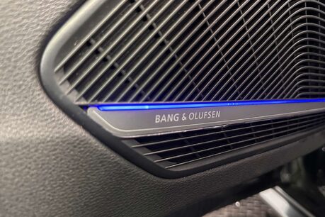 Audi A4 2.0 TDI S line Saloon 4dr Diesel S Tronic Euro 6 (s/s) (150 ps) 61