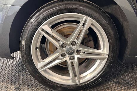 Audi A4 2.0 TDI S line Saloon 4dr Diesel S Tronic Euro 6 (s/s) (150 ps) 72