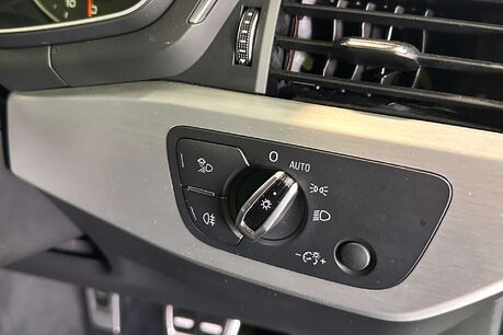 Audi A4 2.0 TDI S line Saloon 4dr Diesel S Tronic Euro 6 (s/s) (150 ps) 18