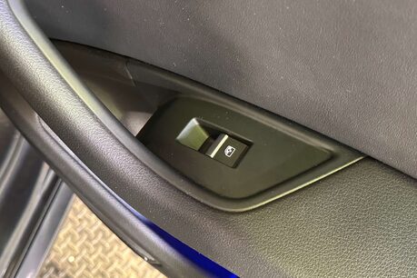 Audi A4 2.0 TDI S line Saloon 4dr Diesel S Tronic Euro 6 (s/s) (150 ps) 48