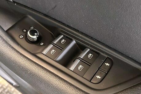 Audi A4 2.0 TDI S line Saloon 4dr Diesel S Tronic Euro 6 (s/s) (150 ps) 12