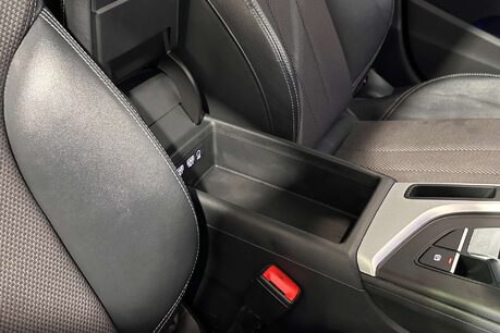 Audi A4 2.0 TDI S line Saloon 4dr Diesel S Tronic Euro 6 (s/s) (150 ps) 44