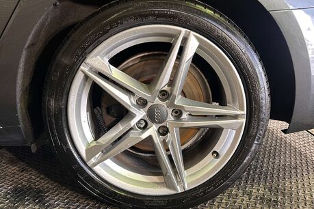 Audi A4 2.0 TDI S line Saloon 4dr Diesel S Tronic Euro 6 (s/s) (150 ps) 69