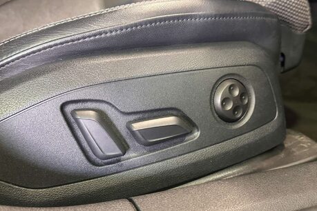 Audi A4 2.0 TDI S line Saloon 4dr Diesel S Tronic Euro 6 (s/s) (150 ps) 15