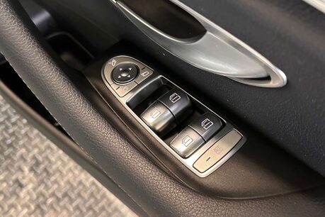Mercedes-Benz E Class 2.0 E300de 13.5kWh SE (Premium) Estate 5dr Diesel Plug-in Hybrid G-Tronic+  12