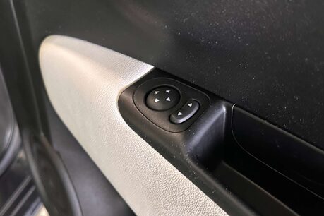 Fiat 500 1.0 MHEV Star Hatchback 3dr Petrol Manual Euro 6 (s/s) (70 bhp) 11