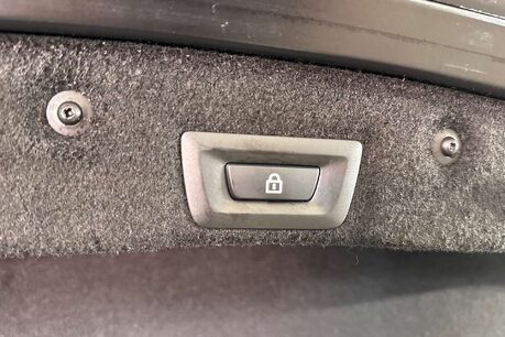 BMW M6 4.4 V8 Saloon 4dr Petrol DCT Euro 6 (s/s) (560 ps) 56