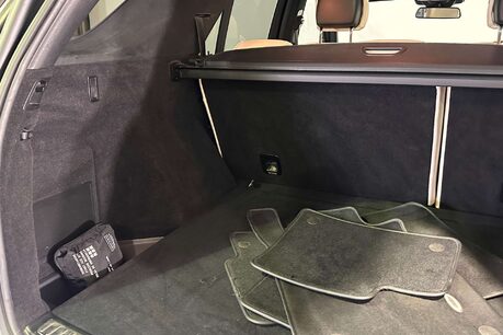 Mercedes-Benz GLE 3.0 GLE350d V6 designo Line SUV 5dr Diesel G-Tronic 4MATIC Euro 6 (s/s) (25 49