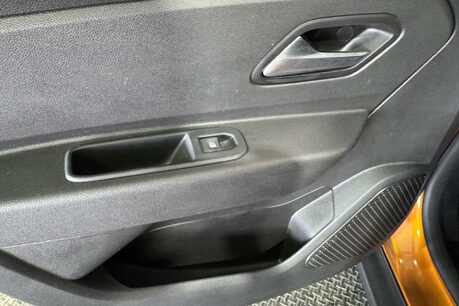 Dacia Duster 1.3 TCe Prestige SUV 5dr Petrol Manual Euro 6 (s/s) (130 ps) 44