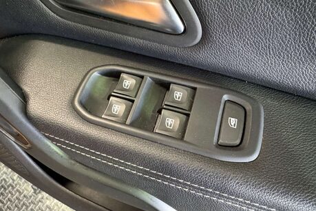 Dacia Duster 1.3 TCe Prestige SUV 5dr Petrol Manual Euro 6 (s/s) (130 ps) 12