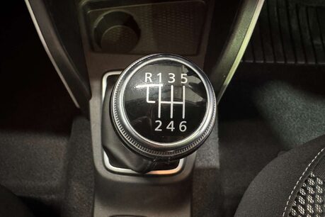 Dacia Duster 1.3 TCe Prestige SUV 5dr Petrol Manual Euro 6 (s/s) (130 ps) 25