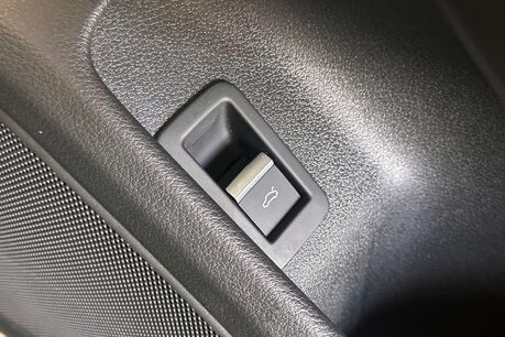 Audi A4 2.0 TFSI 35 Black Edition Estate 5dr Petrol S Tronic Euro 6 (s/s) (150 ps) 13