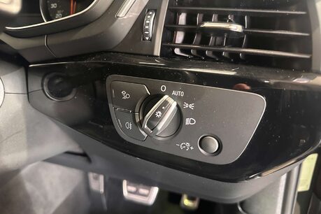 Audi A4 2.0 TFSI 35 Black Edition Estate 5dr Petrol S Tronic Euro 6 (s/s) (150 ps) 19