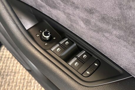 Audi A4 2.0 TFSI 35 Black Edition Estate 5dr Petrol S Tronic Euro 6 (s/s) (150 ps) 12