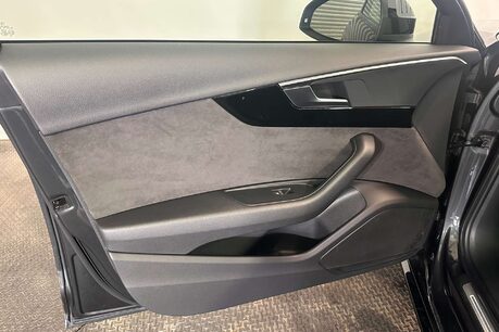 Audi A4 2.0 TFSI 35 Black Edition Estate 5dr Petrol S Tronic Euro 6 (s/s) (150 ps) 61