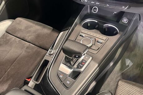Audi A4 2.0 TFSI 35 Black Edition Estate 5dr Petrol S Tronic Euro 6 (s/s) (150 ps) 29