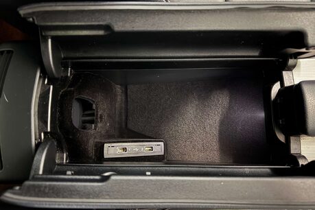 Mercedes-Benz E Class 2.1 E250 CDI AMG Night Edition Saloon 4dr Diesel G-Tronic+ Euro 5 (s/s) (20 26