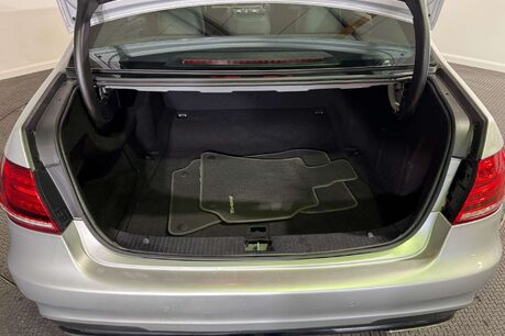 Mercedes-Benz E Class 2.1 E250 CDI AMG Night Edition Saloon 4dr Diesel G-Tronic+ Euro 5 (s/s) (20 47