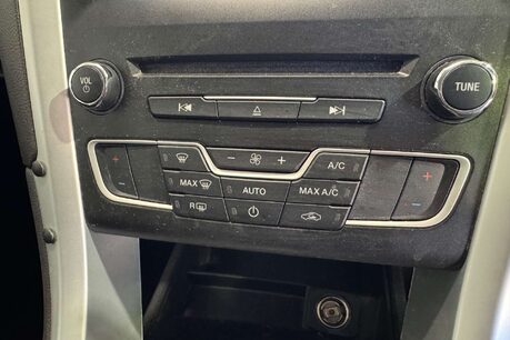 Ford Mondeo 2.0 TDCi ECOnetic Style Estate 5dr Diesel Manual Euro 6 (s/s) (150 ps) 31