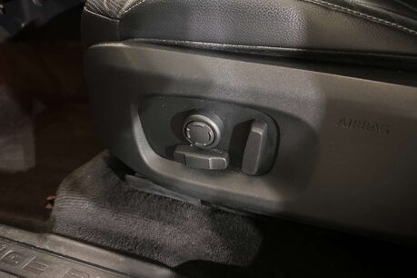 Land Rover Range Rover Evoque 2.0 TD4 SE Tech SUV 5dr Diesel Auto 4WD Euro 6 (s/s) (180 ps) 55