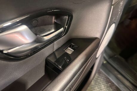 Land Rover Range Rover Evoque 2.0 TD4 SE Tech SUV 5dr Diesel Auto 4WD Euro 6 (s/s) (180 ps) 49