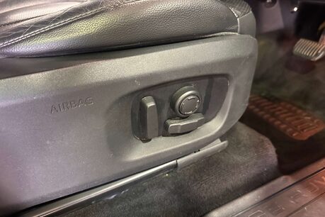 Land Rover Range Rover Evoque 2.0 TD4 SE Tech SUV 5dr Diesel Auto 4WD Euro 6 (s/s) (180 ps) 13