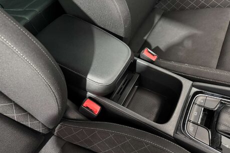 Skoda Karoq 1.5 TSI ACT SE SUV 5dr Petrol DSG Euro 6 (s/s) (150 ps) 18