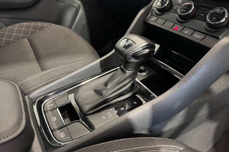 Skoda Karoq 1.5 TSI ACT SE SUV 5dr Petrol DSG Euro 6 (s/s) (150 ps) 12