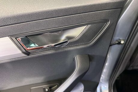 Skoda Karoq 1.5 TSI ACT SE SUV 5dr Petrol DSG Euro 6 (s/s) (150 ps) 56