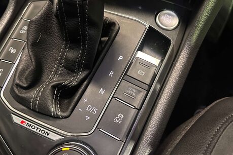 Volkswagen Tiguan 2.0 TDI BlueMotion Tech R-Line SUV 5dr Diesel DSG 4Motion Euro 6 (s/s) (150 35