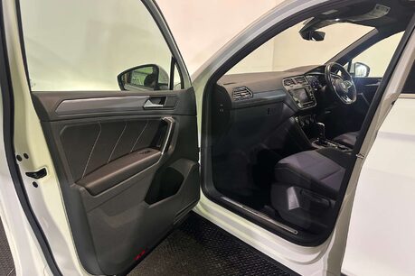 Volkswagen Tiguan 2.0 TDI BlueMotion Tech R-Line SUV 5dr Diesel DSG 4Motion Euro 6 (s/s) (150 55