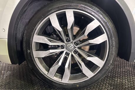 Volkswagen Tiguan 2.0 TDI BlueMotion Tech R-Line SUV 5dr Diesel DSG 4Motion Euro 6 (s/s) (150 60