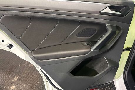 Volkswagen Tiguan 2.0 TDI BlueMotion Tech R-Line SUV 5dr Diesel DSG 4Motion Euro 6 (s/s) (150 52