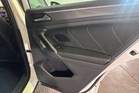 Volkswagen Tiguan 2.0 TDI BlueMotion Tech R-Line SUV 5dr Diesel DSG 4Motion Euro 6 (s/s) (150 43