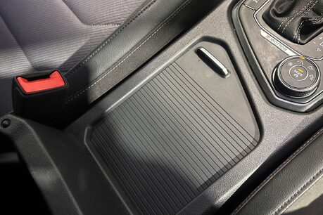 Volkswagen Tiguan 2.0 TDI BlueMotion Tech R-Line SUV 5dr Diesel DSG 4Motion Euro 6 (s/s) (150 40