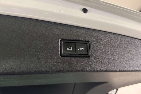 Volkswagen Tiguan 2.0 TDI BlueMotion Tech R-Line SUV 5dr Diesel DSG 4Motion Euro 6 (s/s) (150 50