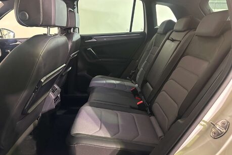 Volkswagen Tiguan 2.0 TDI BlueMotion Tech R-Line SUV 5dr Diesel DSG 4Motion Euro 6 (s/s) (150 53